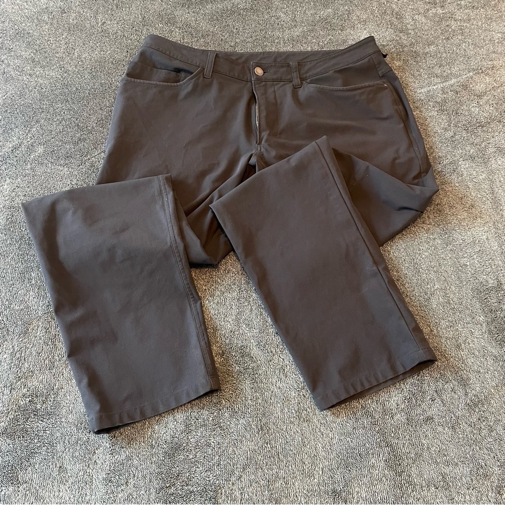 Lululemon ABC Pant Classic *32"
Obsidian Size 32 - Picture 4 of 12